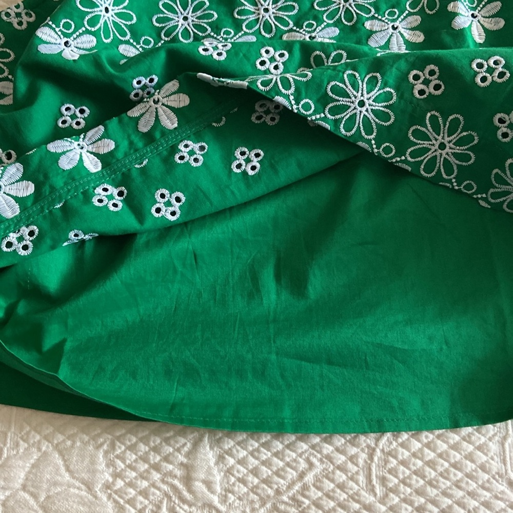 NWOT Ann Taylor Embroidered Kelly Green Top - Picture 8 of 8